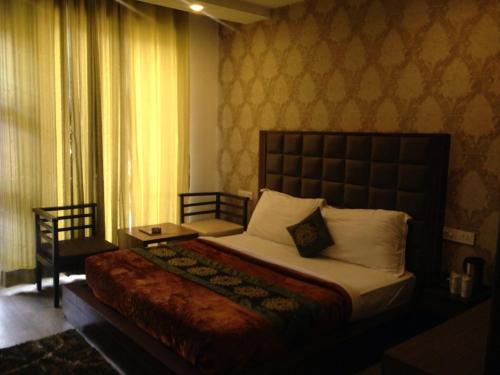 Hotel Whispering Winds — Dharampur — photo 4