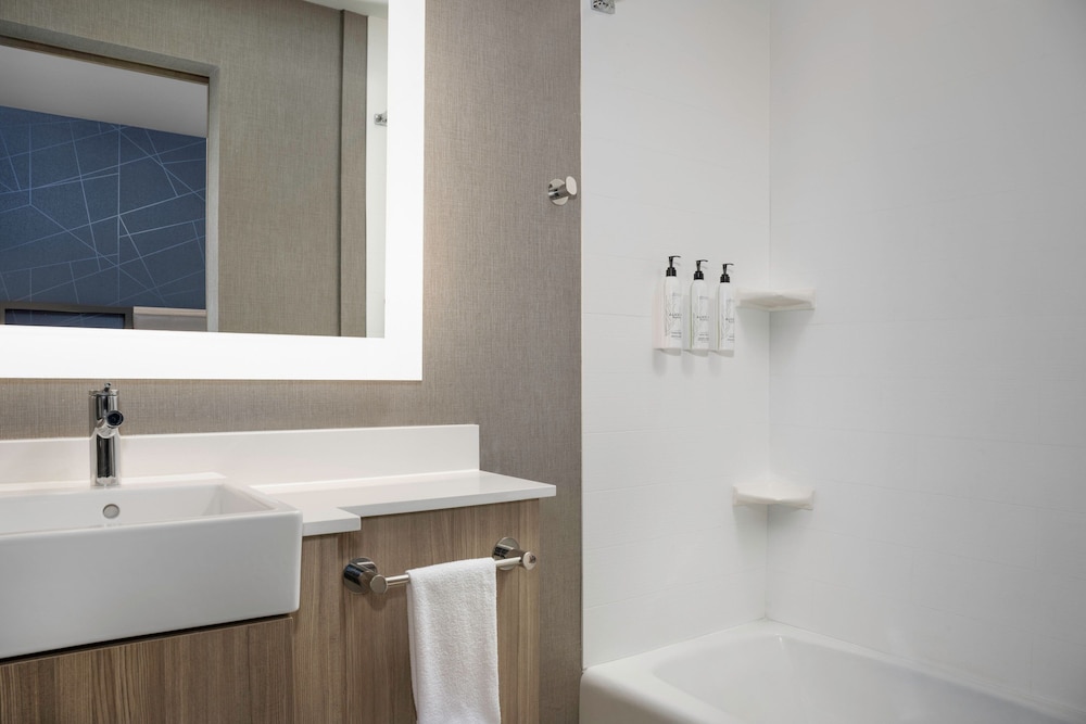 SpringHill Suites by Marriott Birmingham Gardendale - photo 16