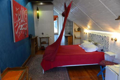 Romantic Guest House — 4-Star Luxury Hotel in Kamianets-Podilskyi, Ukraine