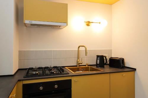 Modern Central Apt Near Stamba By Wehost