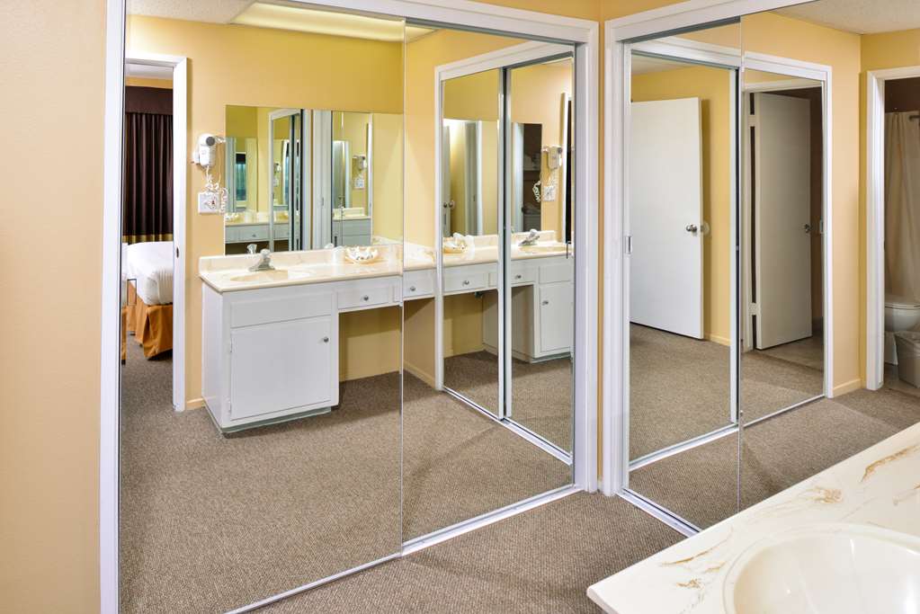 Dana Point Marina Inn - photo 32