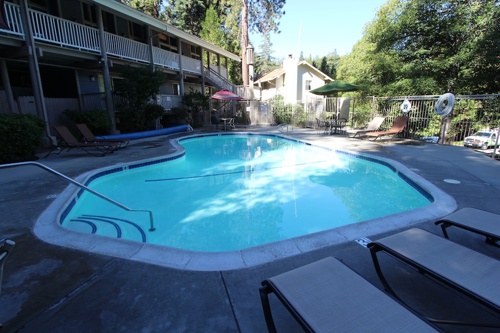 Lake Arrowhead Chalets a VRI resort - featured photo