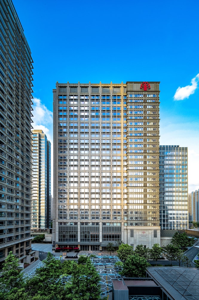 Harbour Plaza Metropolitan Shanghai — 4-Star Luxury Hotel in Shanghai, People's Republic of China