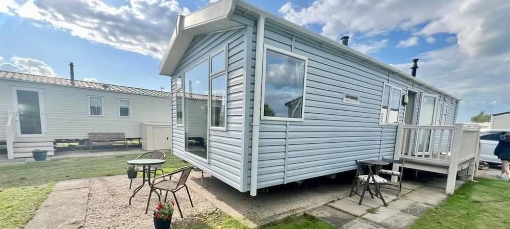 Caravan in Mablethorpe 2bed petsok sleeps6 wifi in Mablethorpe, United Kingdom