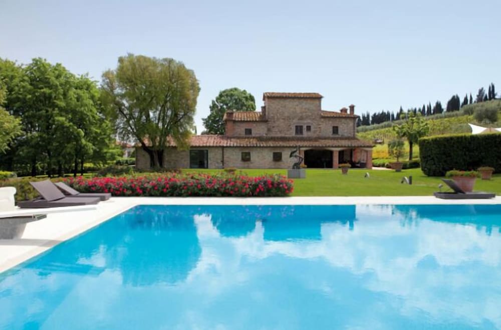 La Casa di Rodo — 4-Star Luxury Hotel in Quarrata, Italy
