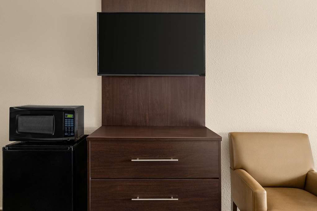 Baymont by Wyndham Kingman - photo 12