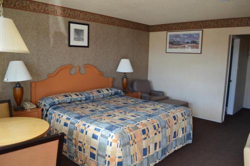 Gateway Inn Fairfield - photo 9