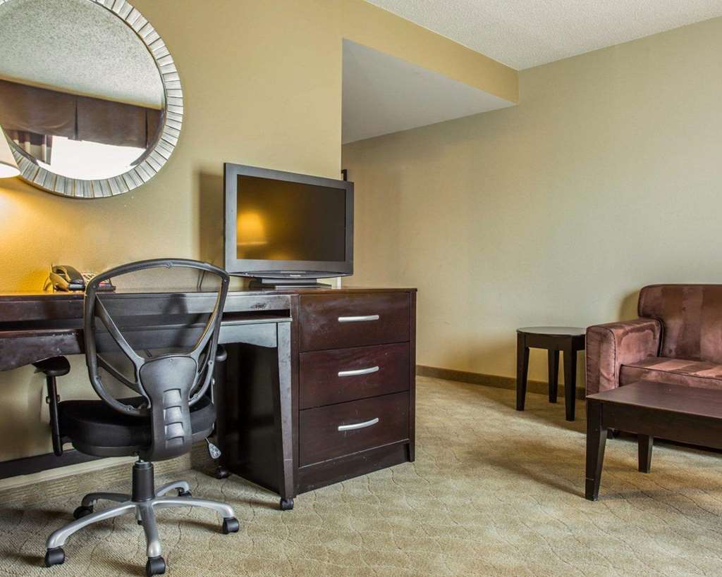 Comfort Suites Huntersville near Lake Norman - photo 12