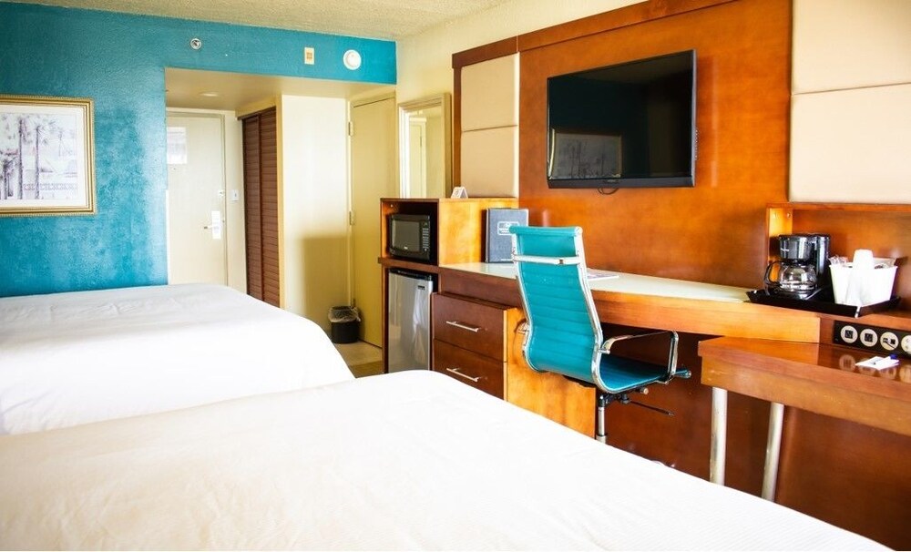 Punta Gorda Waterfront Hotel and Suites - photo 17