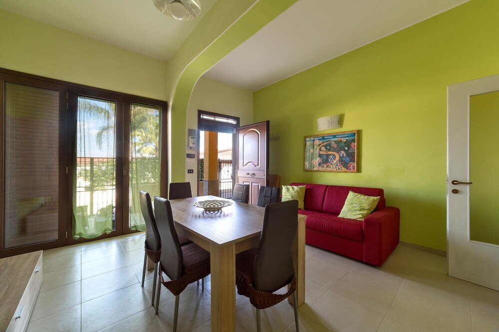 Villetta Debora — 4-Star Luxury Hotel in Porto Cesareo, Italy