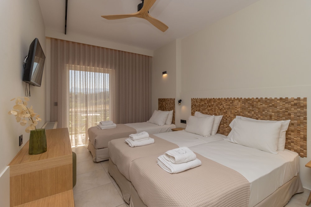 Artina Hotel — hotel in Gargalianoi