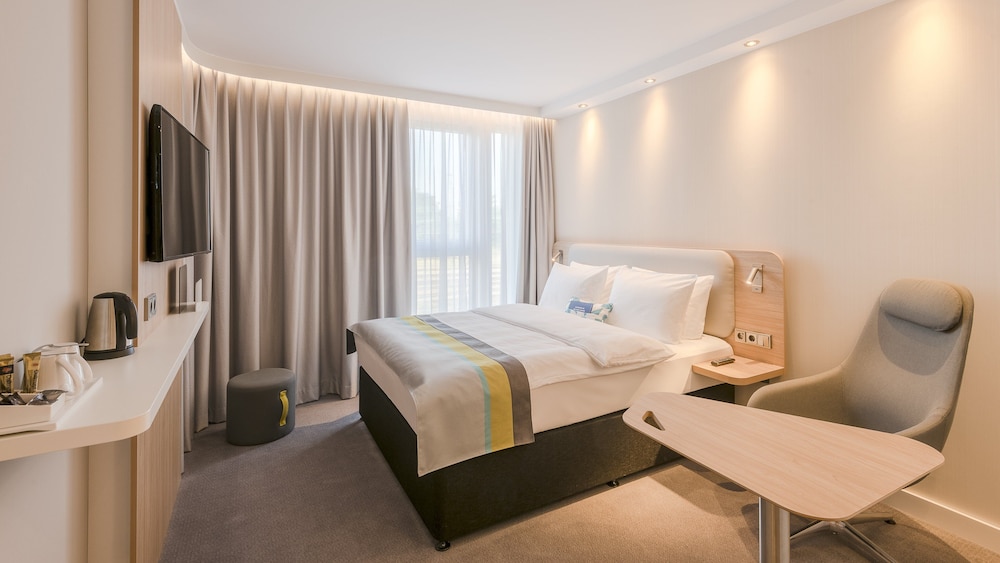 Holiday Inn Express Hotel & Suites Schulenburg by IHG - photo 23