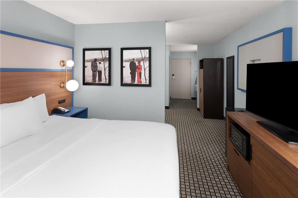 AmericInn by Wyndham Reedsburg - photo 30