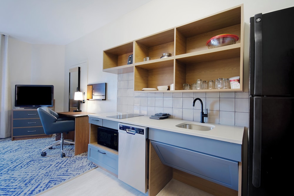 Candlewood Suites Buffalo Amherst by IHG - photo 12