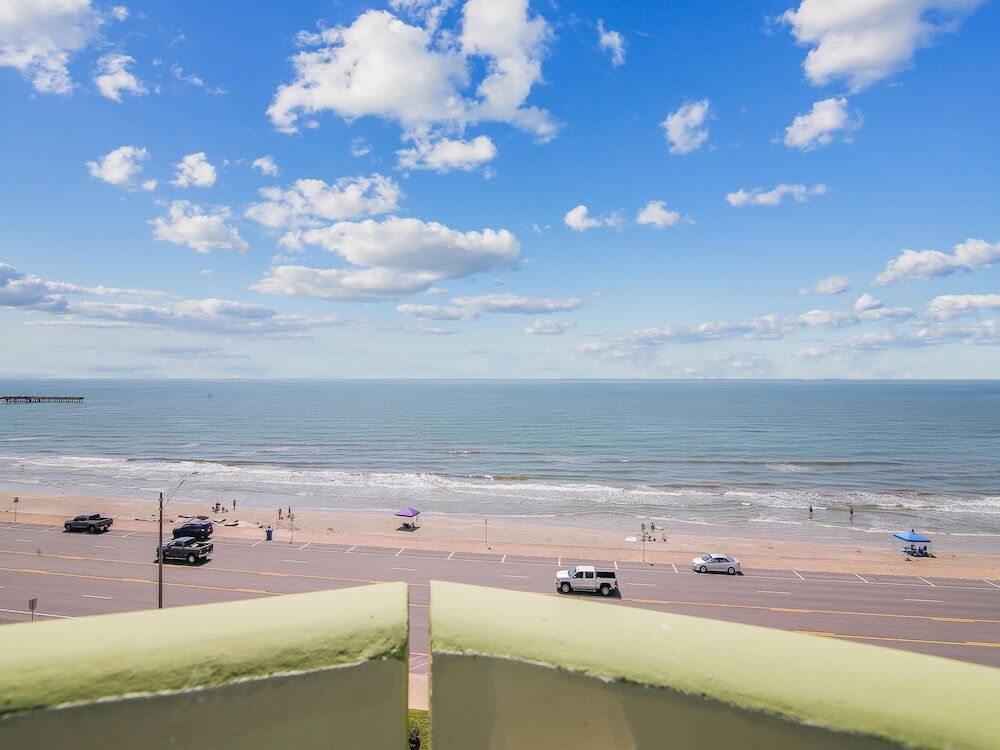 Ocean Grove 704 Ocean View by Ryson Vacation Rentals — 4-Star Luxury Hotel in Galveston, United States