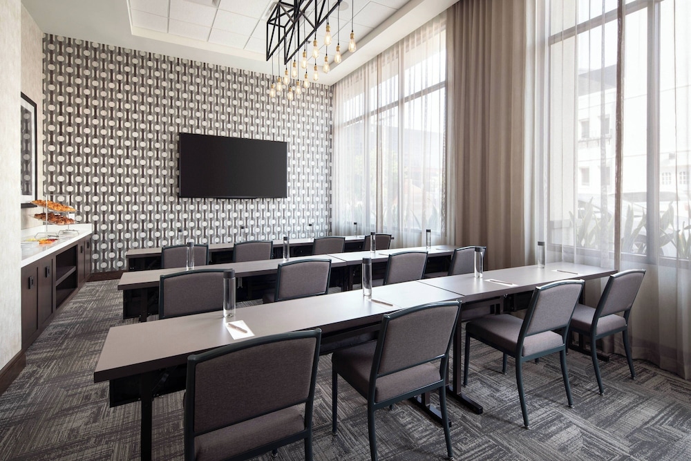 Residence Inn by Marriott Los Angeles Glendale - photo 46
