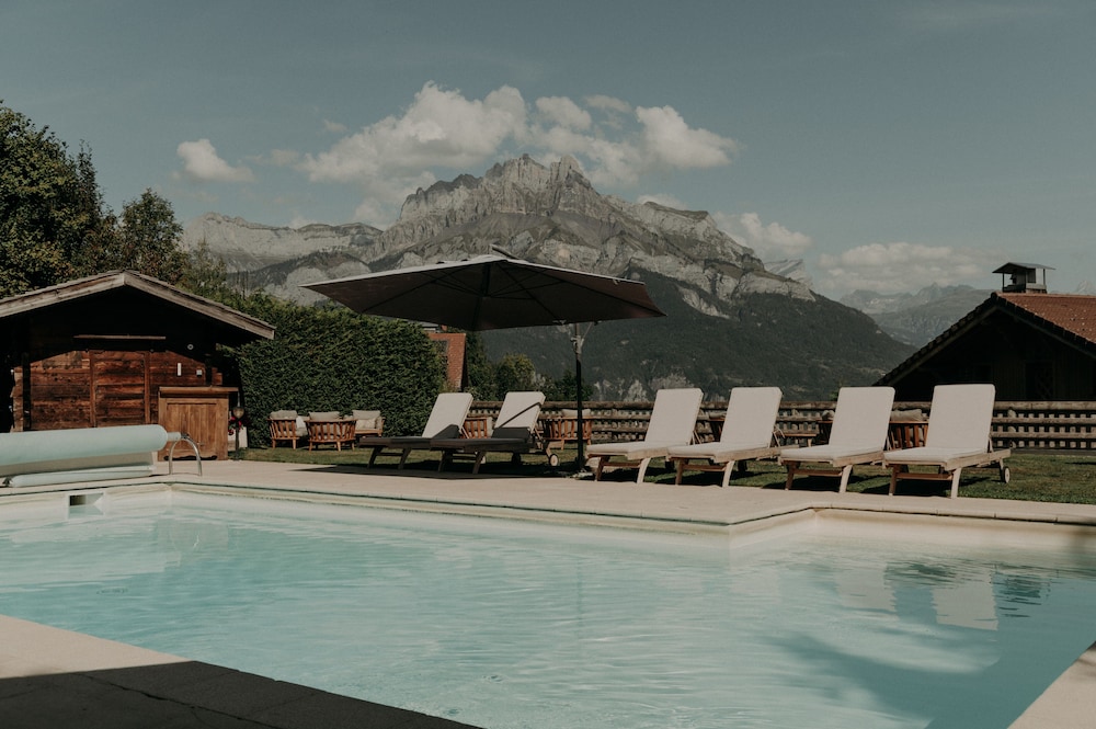 Les Roches Fleuries — 4-Star Luxury Hotel in Cordon, France