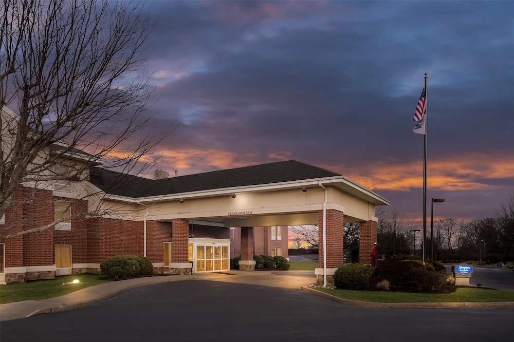 Hampton Inn & Suites Newtown - photo 161