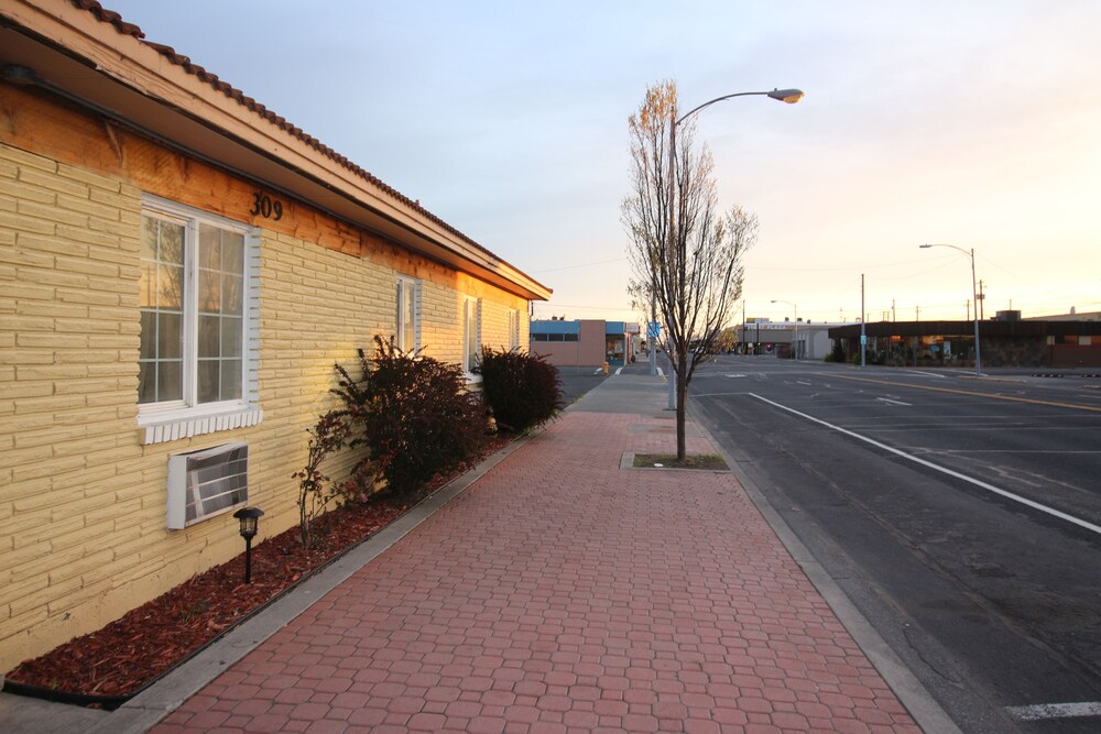 Sunland Inn - photo 11