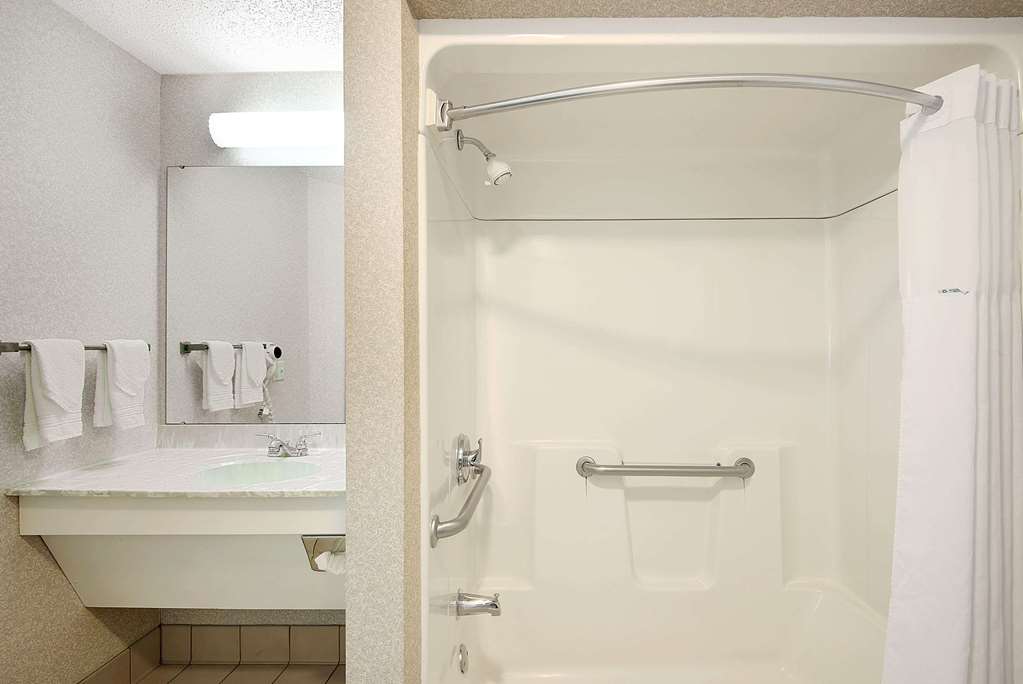Days Inn by Wyndham Lisbon - photo 7