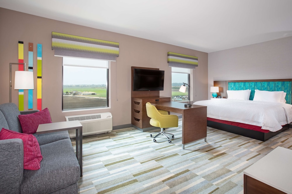 Hampton Inn & Suites Watsonville - photo 25