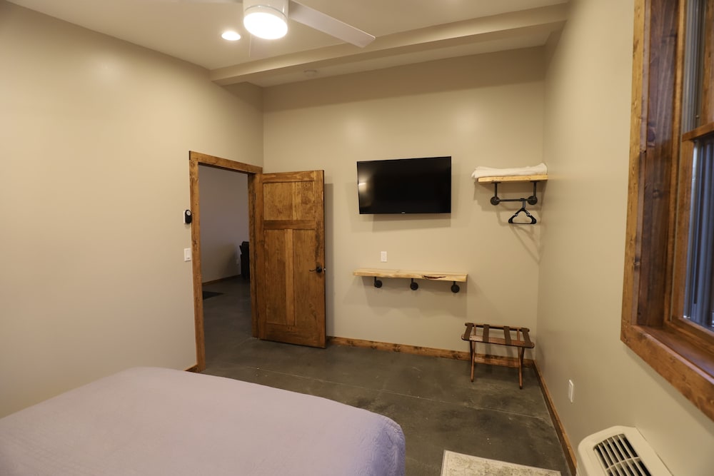 Lakeside Resort - photo 8