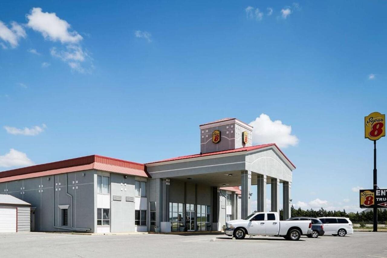 Super 8 by Wyndham Elk City - featured photo