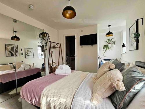 Tiny Cubus - carbon neutral hotel in Osterhofen