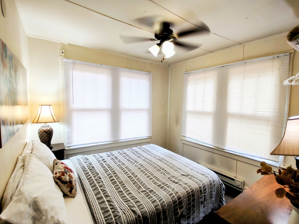 Edgewater Resort Cottage #1 - photo 26