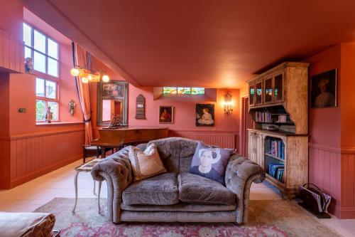 Unique renovated former chapel Pass the Keys pet-friendly hotel Deddington