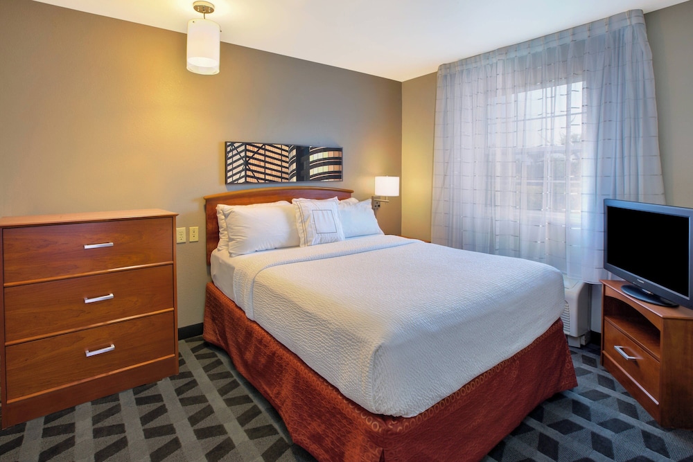 TownePlace Suites Detroit Sterling Heights - photo 10