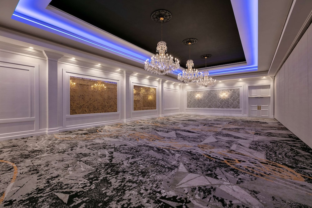 DoubleTree by Hilton Canton Downtown - photo 44