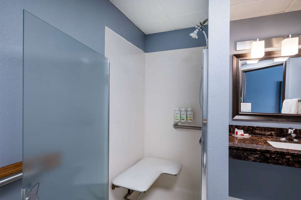 AmericInn by Wyndham Eau Claire - photo 12