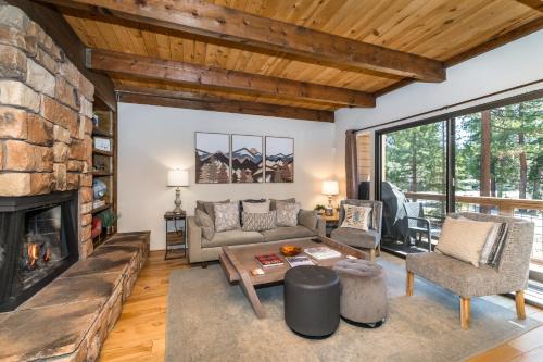 Mountain Escape Lake Tahoe Incline Village Private Garage in Incline Village, United States