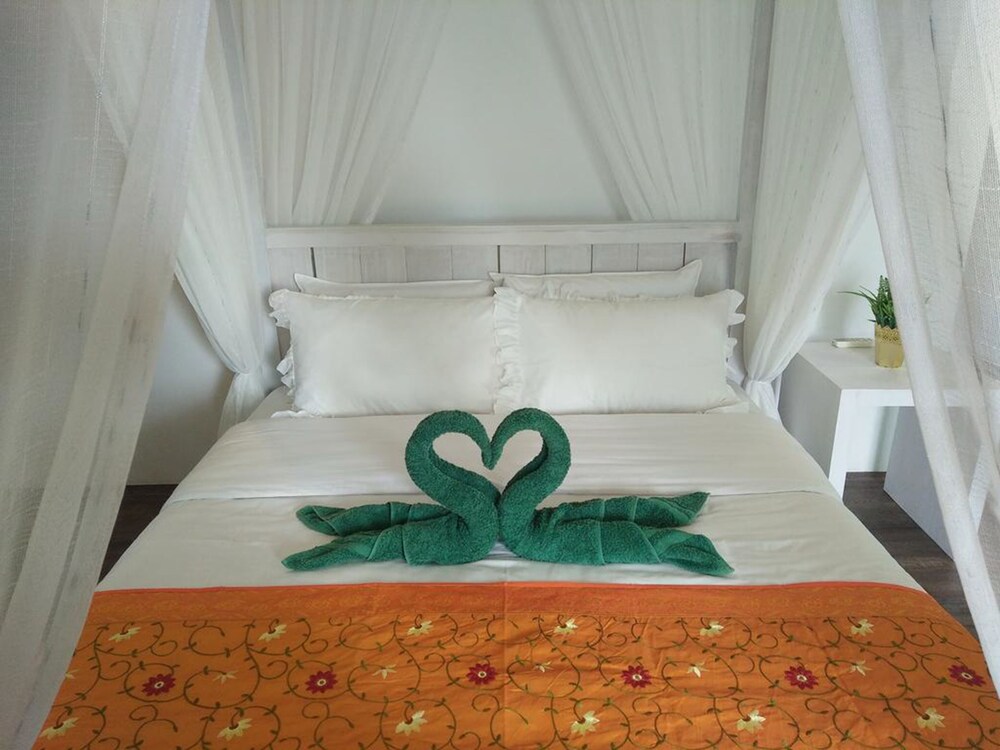 Bayu Lestari Island Resort — Mersing — photo 5