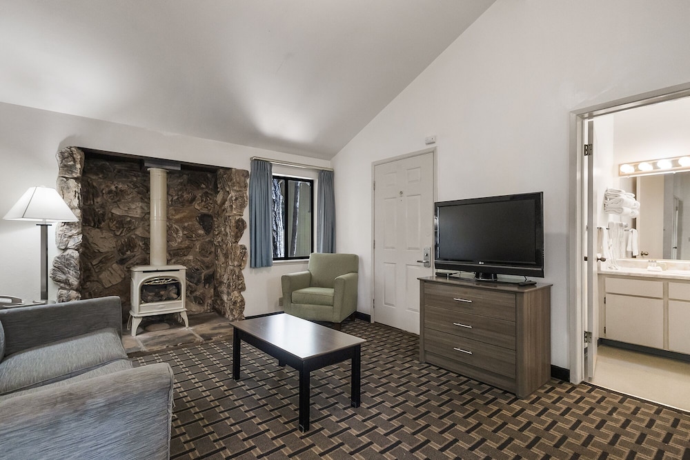 Northern Queen Inn - photo 3