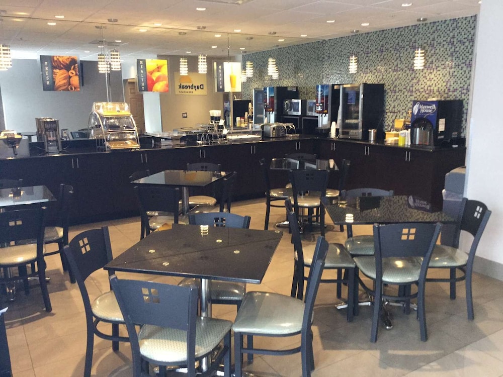 Days Inn & Suites by Wyndham Bonita Springs North Naples - photo 21