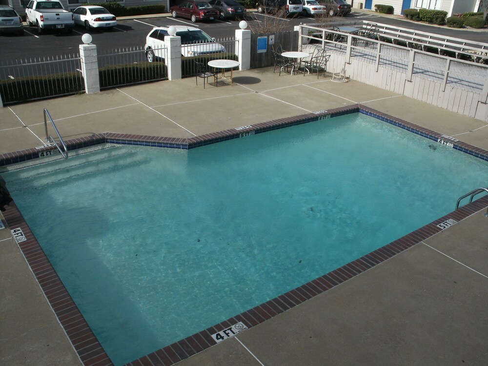 Motel 6 Millington TN - photo 12
