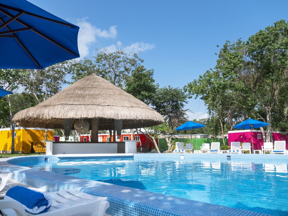 Colorbox beds and rooms by Milenium - last minute hotel in Tulum