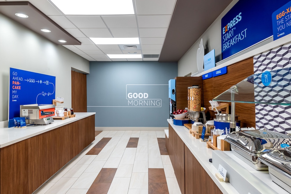 Holiday Inn Express & Suites Punta Gorda by IHG - photo 21