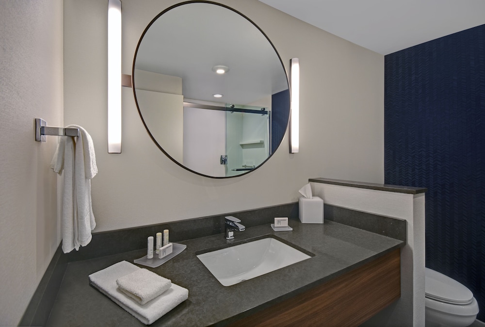 Fairfield Inn & Suites By Marriott Norfolk - photo 16