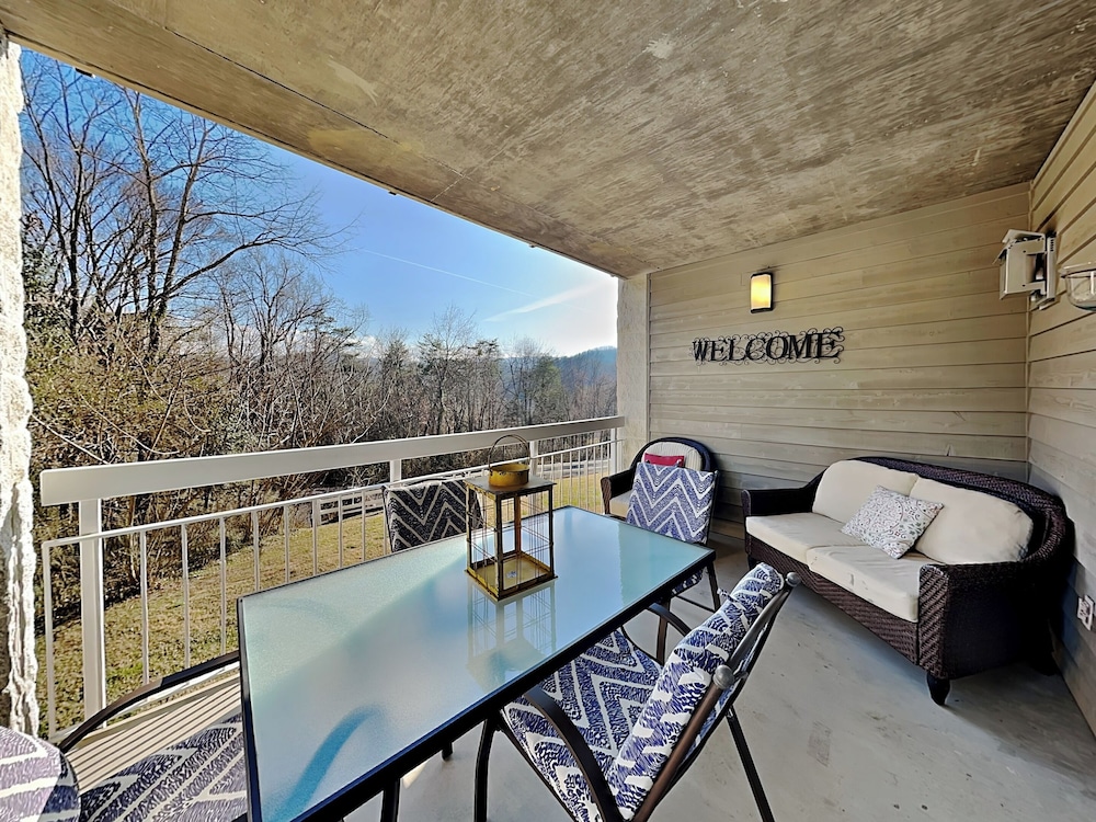 Smoky Mountain Bliss by Jackson Mountain Rentals — 4-Star Luxury Hotel in Gatlinburg, United States