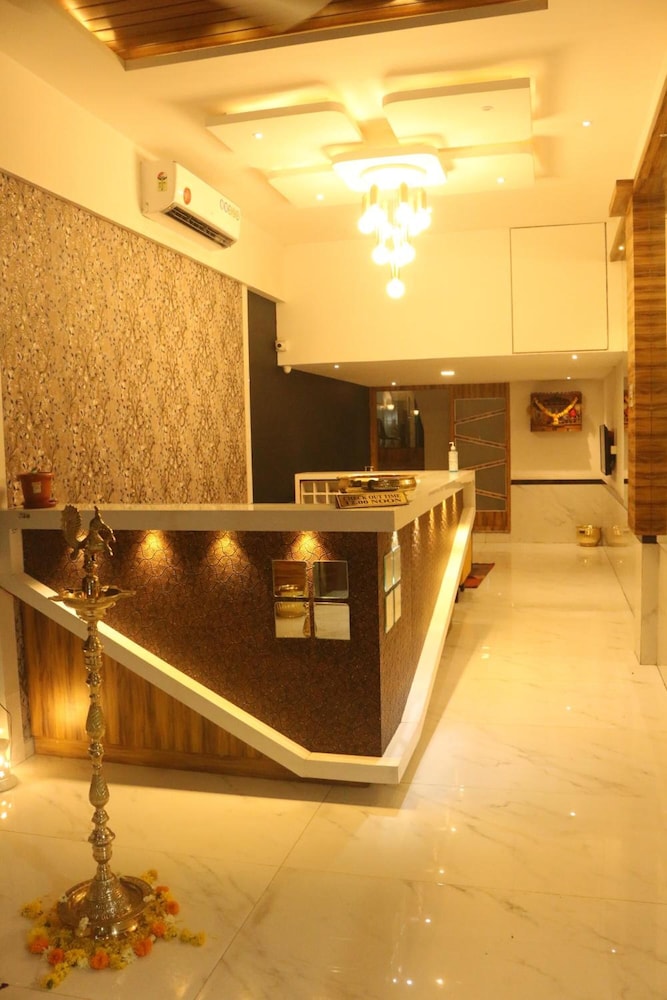 Hotel Palm Beach Pride in Navi Mumbai, India