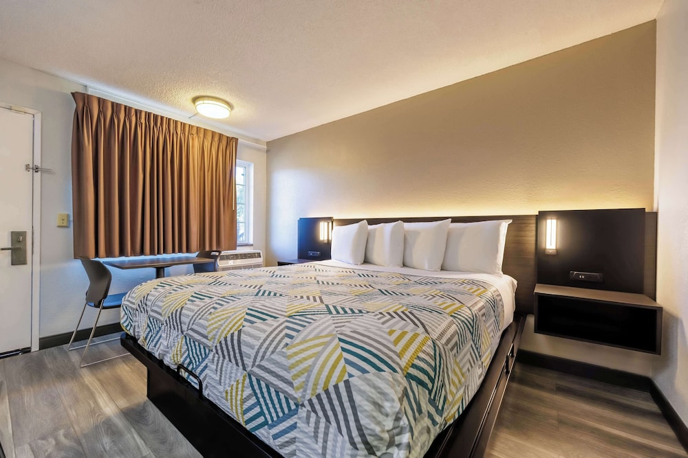 Econo Lodge Portland I 205 - photo 8