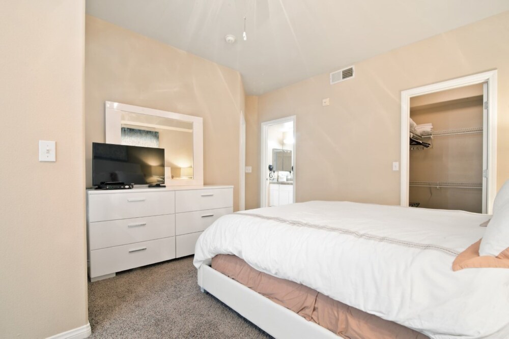 Global Luxury Suites in Cupertino - photo 7