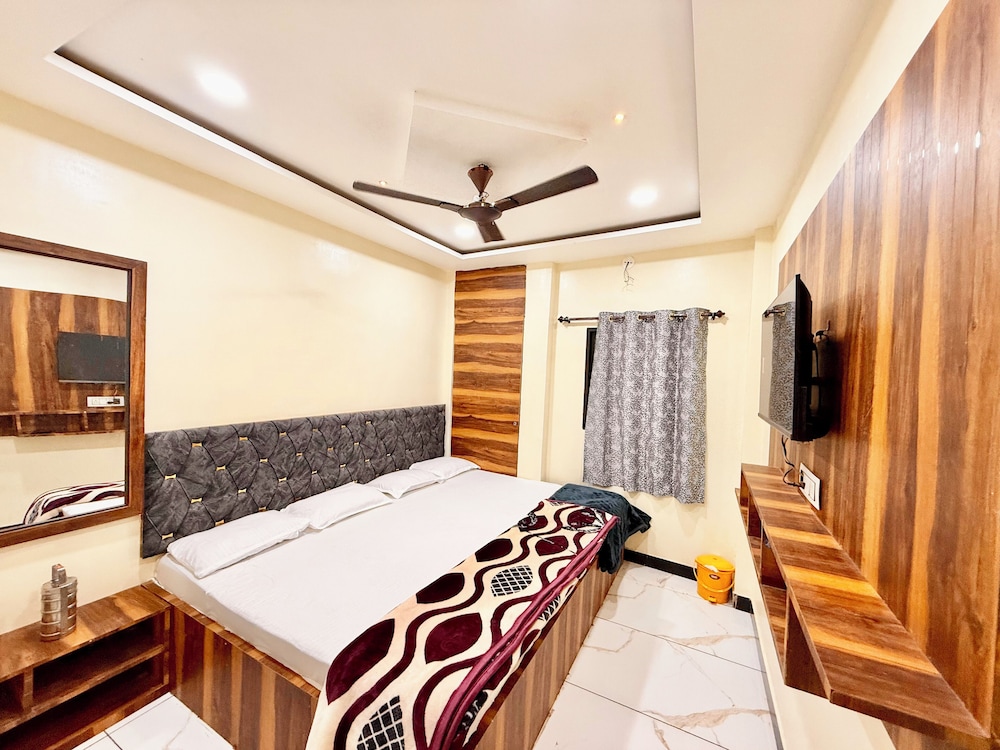 Hotel Demand Near Main Temple — Ujjain