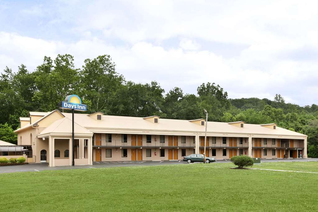 Days Inn by Wyndham Harriman - featured photo
