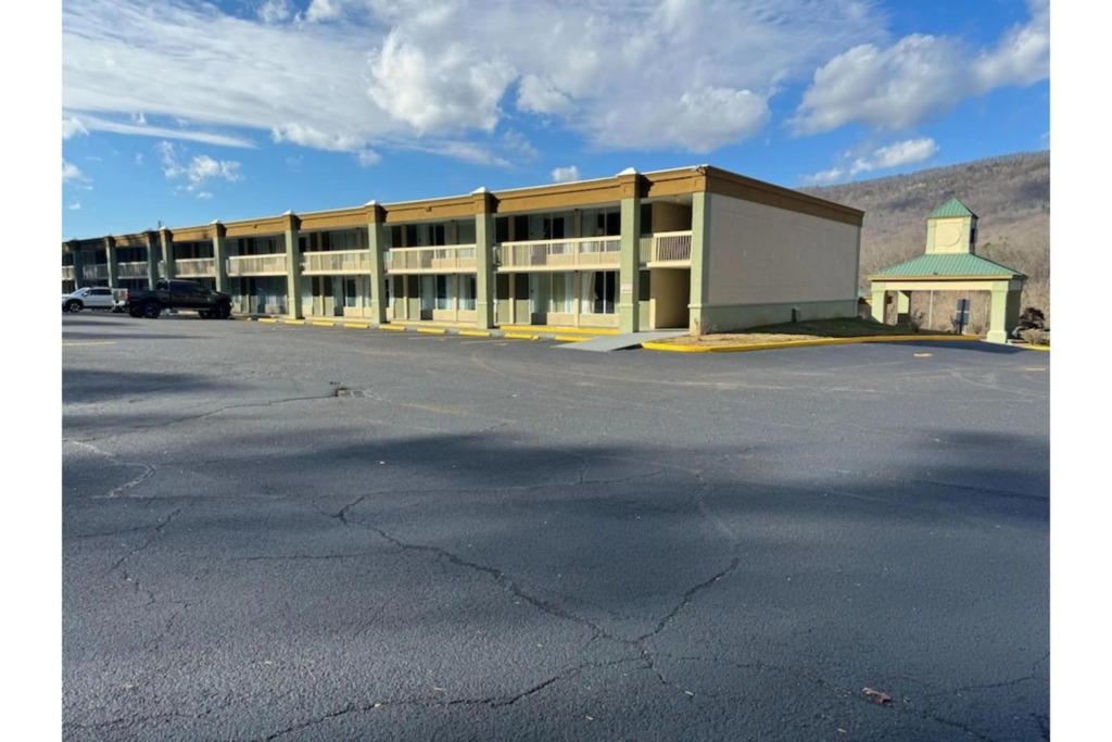 Travelodge by Wyndham Harriman - photo 26