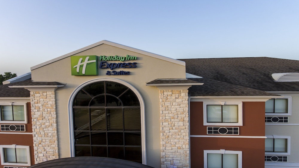 Holiday Inn Express Hotel & Suites Mount Pleasant by IHG - photo 55