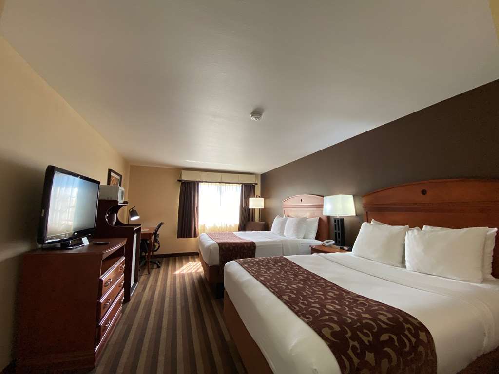 Best Western Manhattan Inn - photo 4